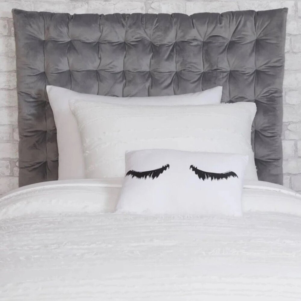 Dormify Tufted Velvet Plush Grey Headboard.NWT